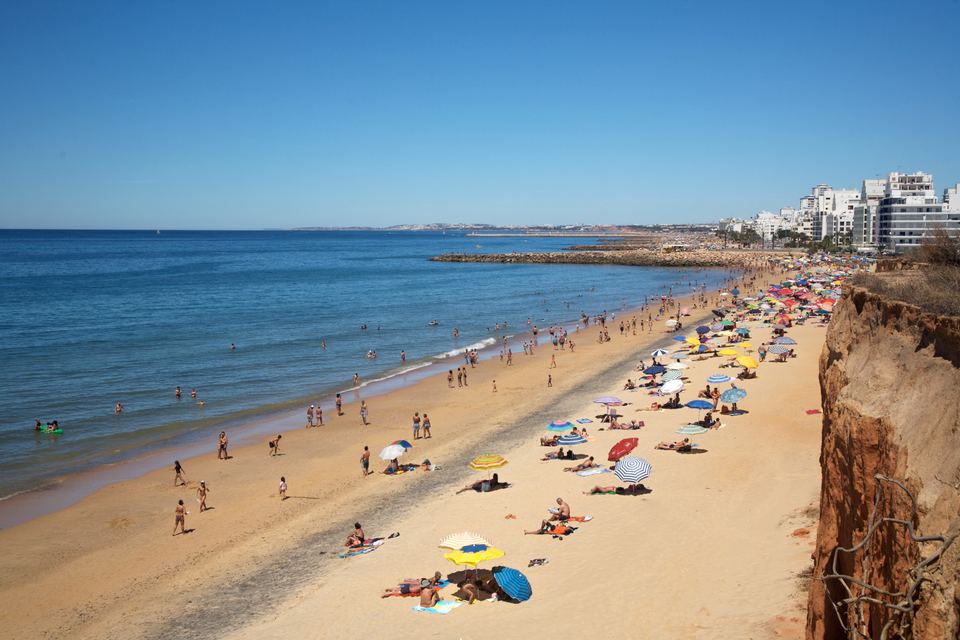 Praia do Forte Novo, perto da Casa das Rochas